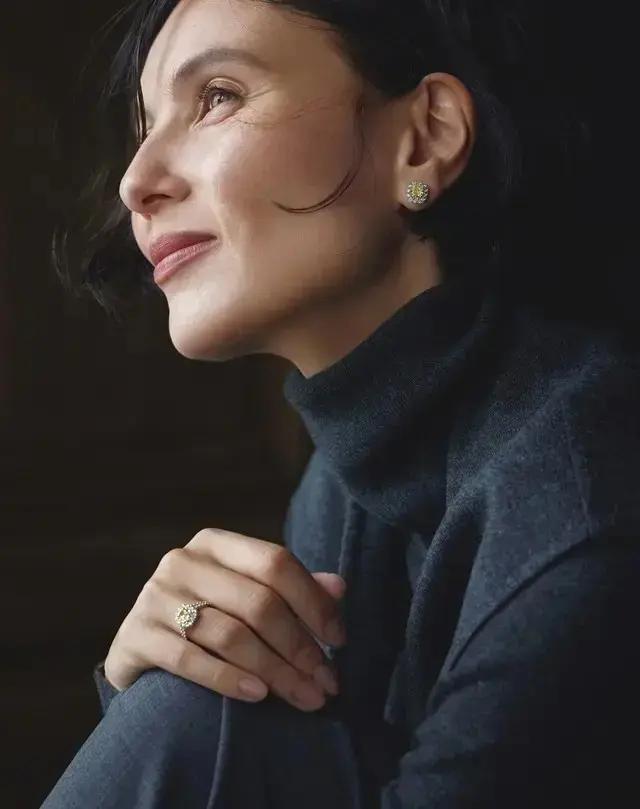 癒しのオーラあふれるイエローダイヤモンドはハウス オブ グラフの代名詞