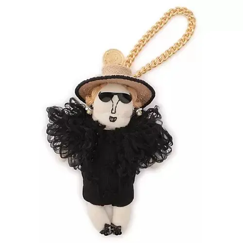 【50代 週末コーデ】花柄をアクセントにの画像_10