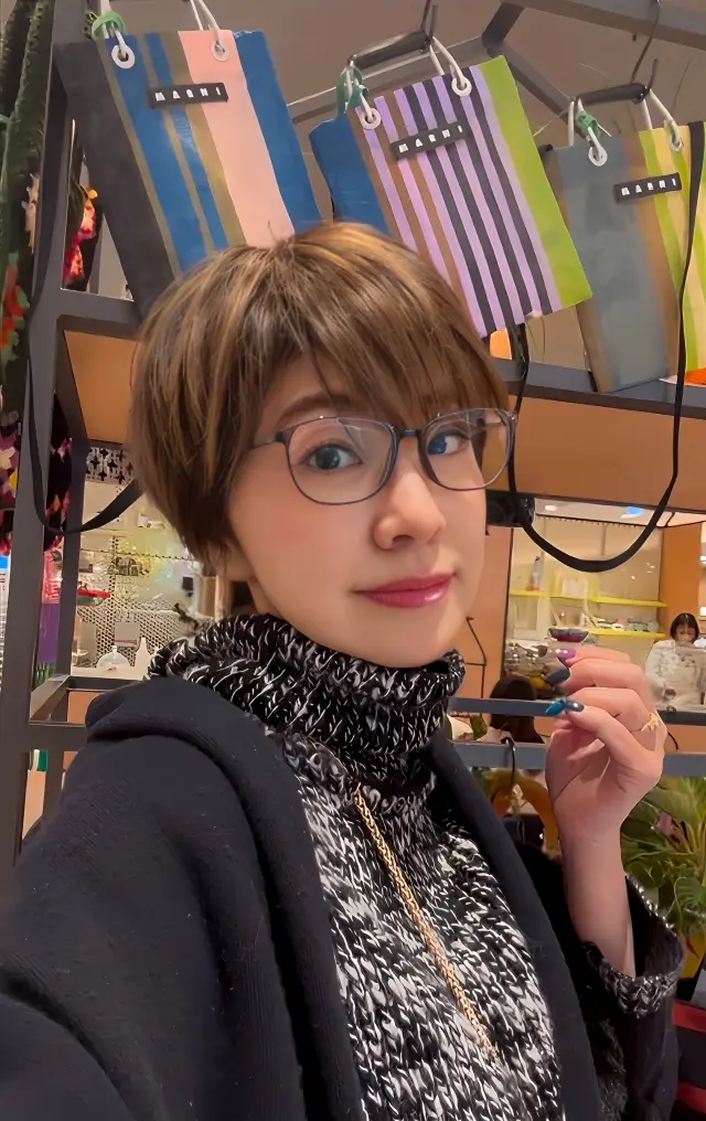 魅力的な女性が集まる新年の女子会へ。の画像_3