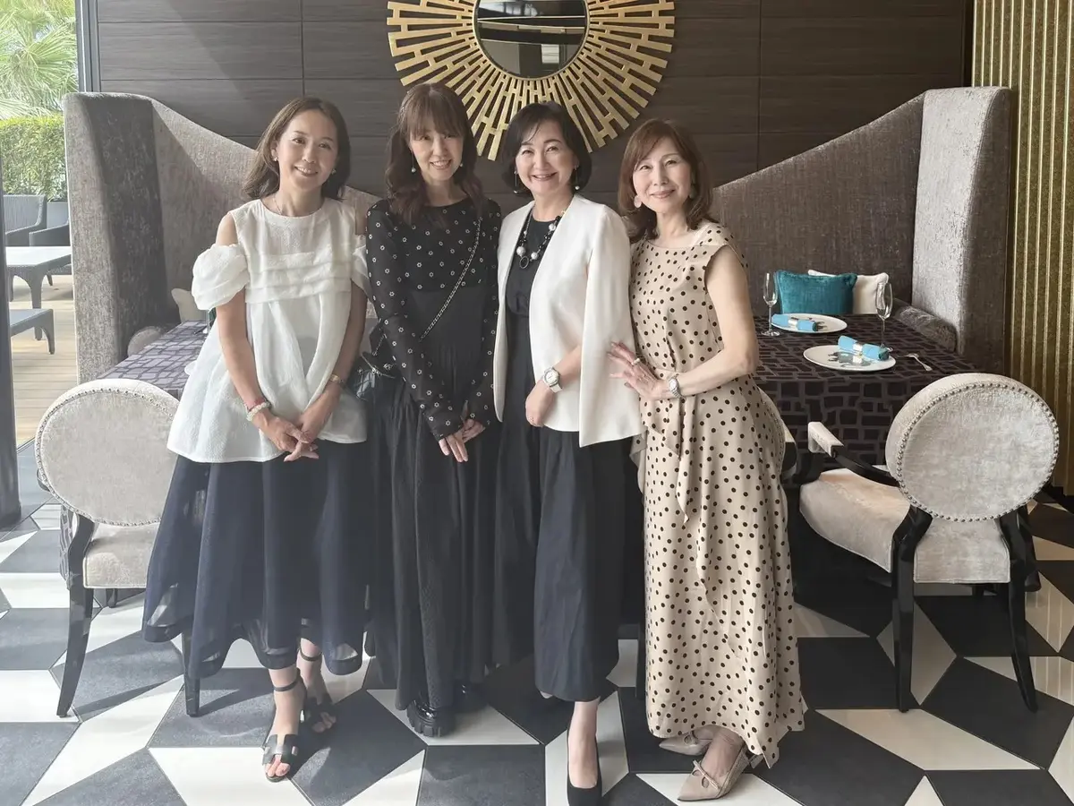 モノトーンコーデで大人女史会ランチ、芦屋ベイコート倶楽部♪