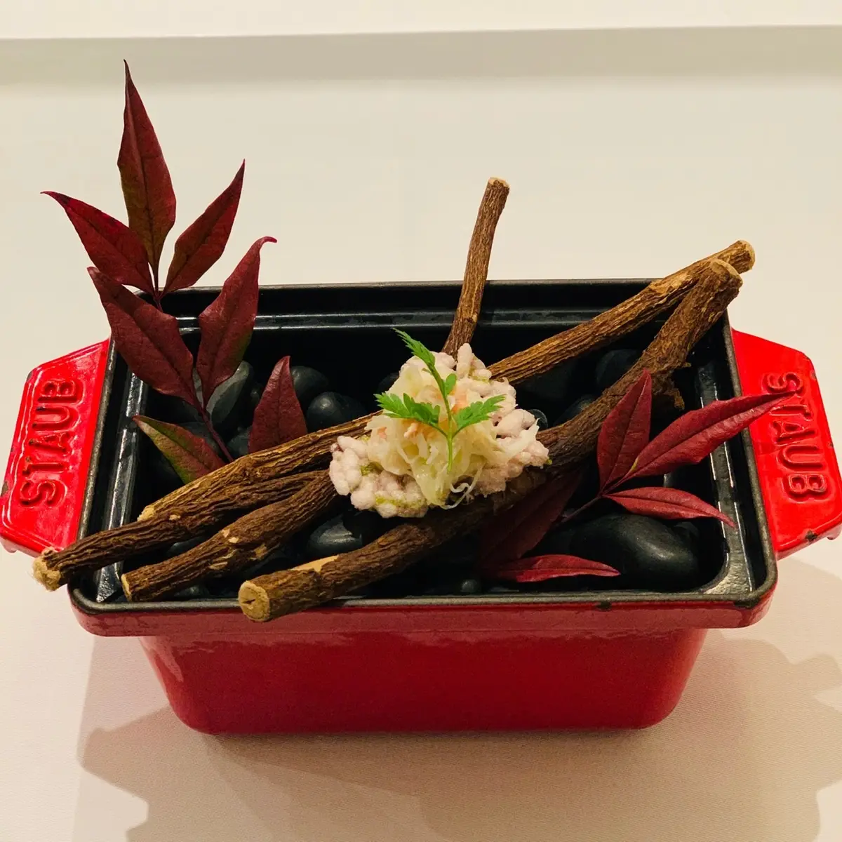 アミューズ　本ずわいガニのマリネとそのミソのムース