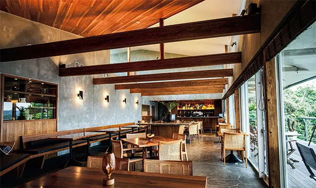 メイン棟にありラウンジも兼ねるレストラ ン「アマナリ」。