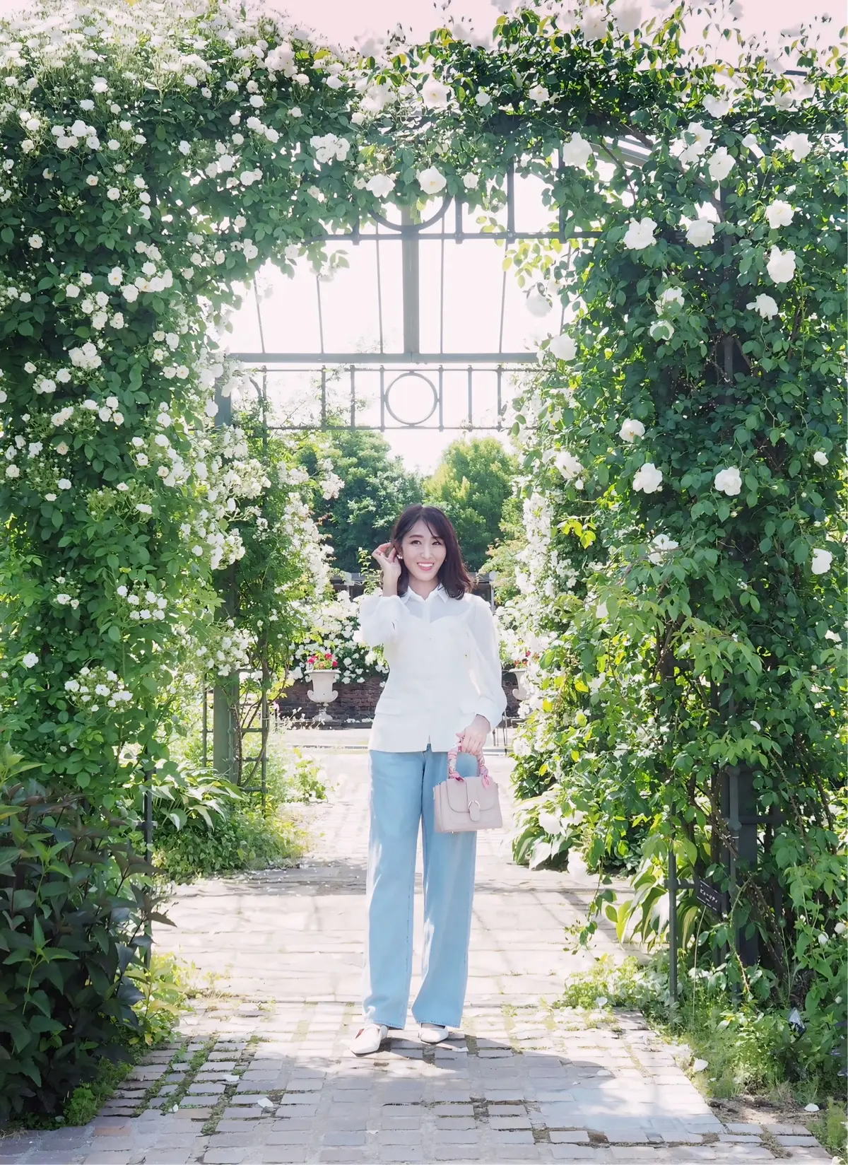 ZARA コントラスト サテン ビスチェ ￥ 7,990 オフホワイト | 2316/600