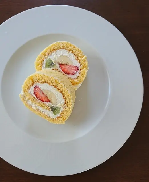 フルーツロールケーキ