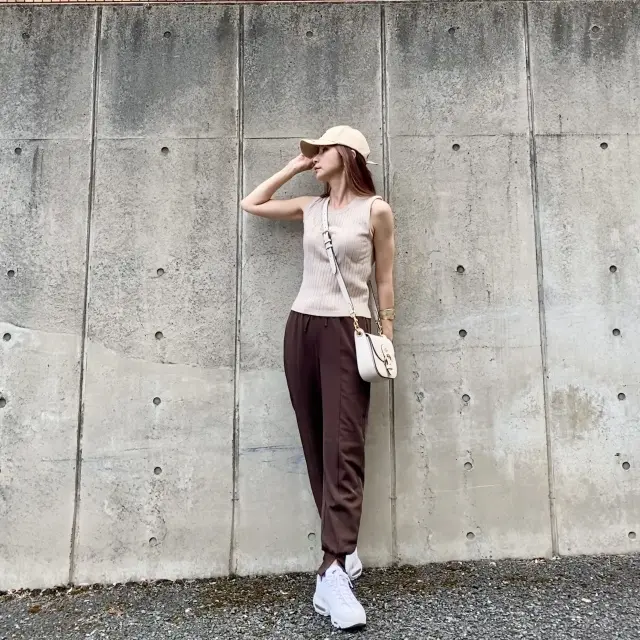 今から秋冬まで着れるジョガーパンツのコーの画像_1