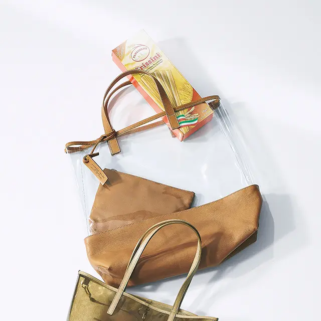 クリアな質感を楽しむPVC