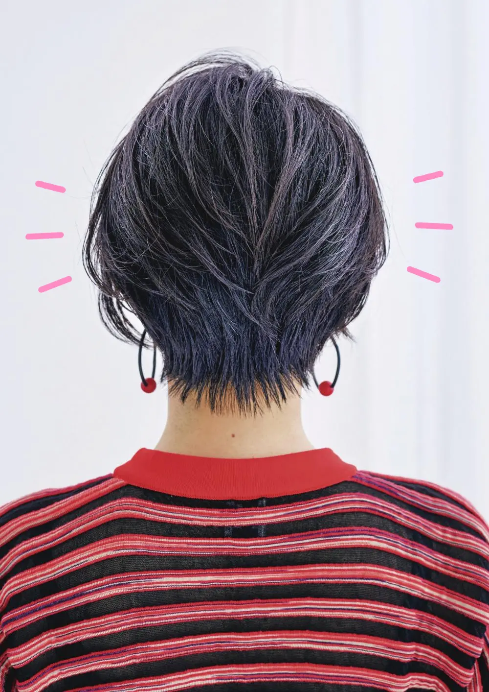 OurAge×Webエクラ 後ろから見たショートヘア　ヘアスタイル