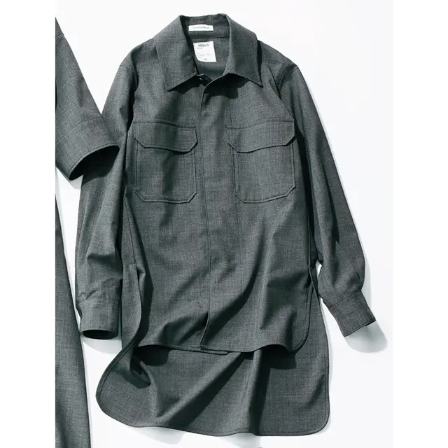 後ろ身頃の丈をぐっと長くしたシャツは