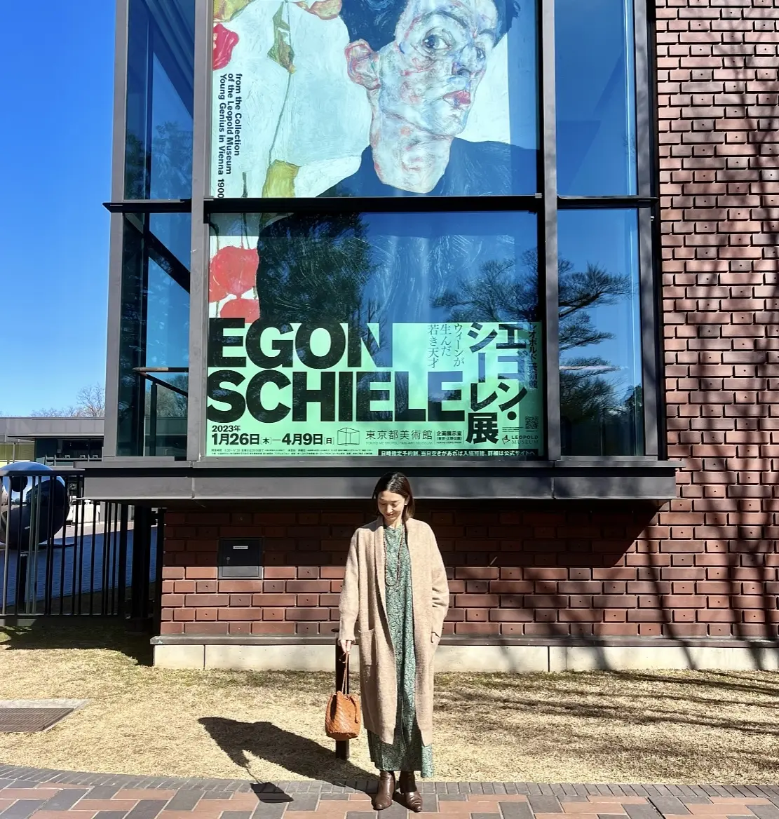 エゴン・シーレ展へグリーンワンピで。の画像_1