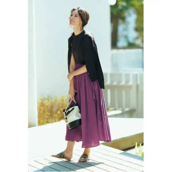 コーディネートの旬度アップ、シックなカラの画像_1