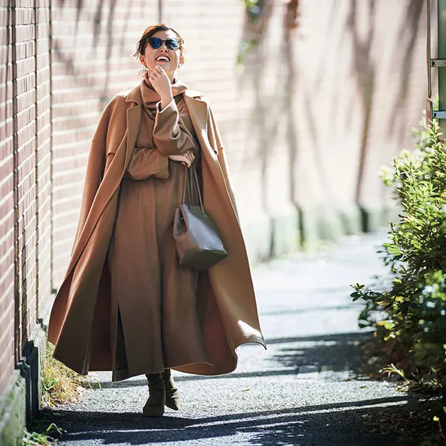 アーシーな同系色を重ねて洗練ワントーンコーデに