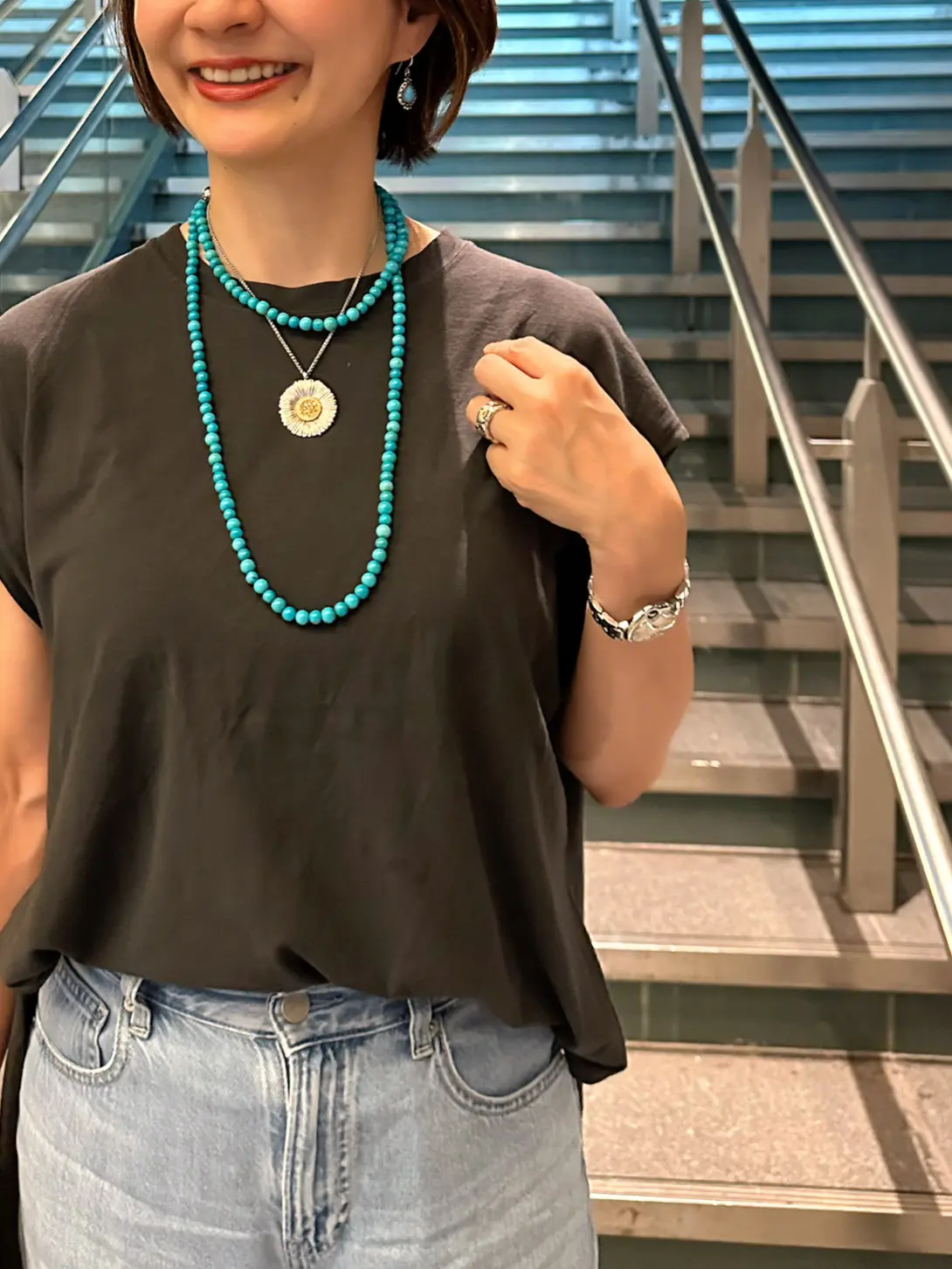 ベーシックな黒のTシャツにもターコイズのの画像_2