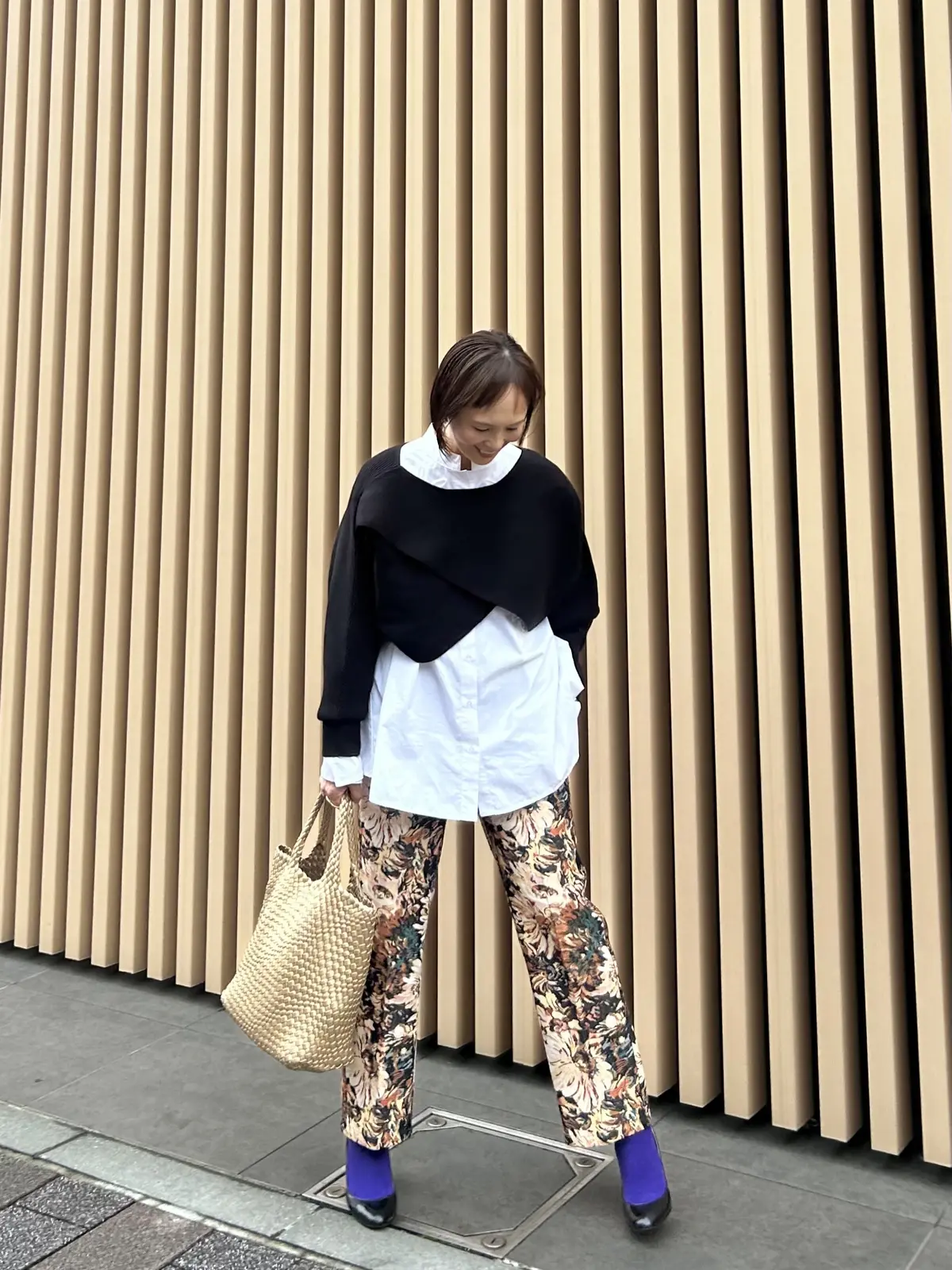 エルフランク　エルフランクゴブラン織パンツ　パンツコーデ　柄パンツ　ファミマソックス　ファミリーマートソックス　SHEINバッグ　パンツコーデ　レイアードコーデ　短丈ニット