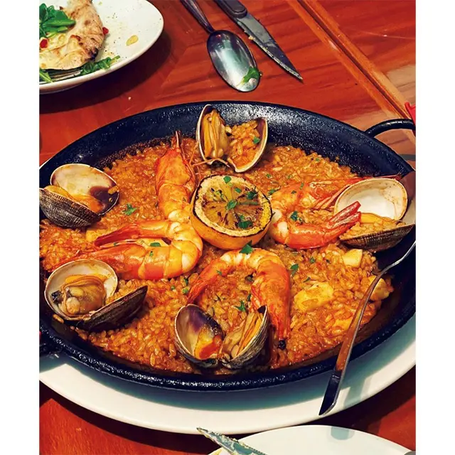 おしゃれなディナーを楽しみたいときに最高。しかもファミリーフレンドリー。 スパニッシュ＆イタリアンミックスの料理が大好き。