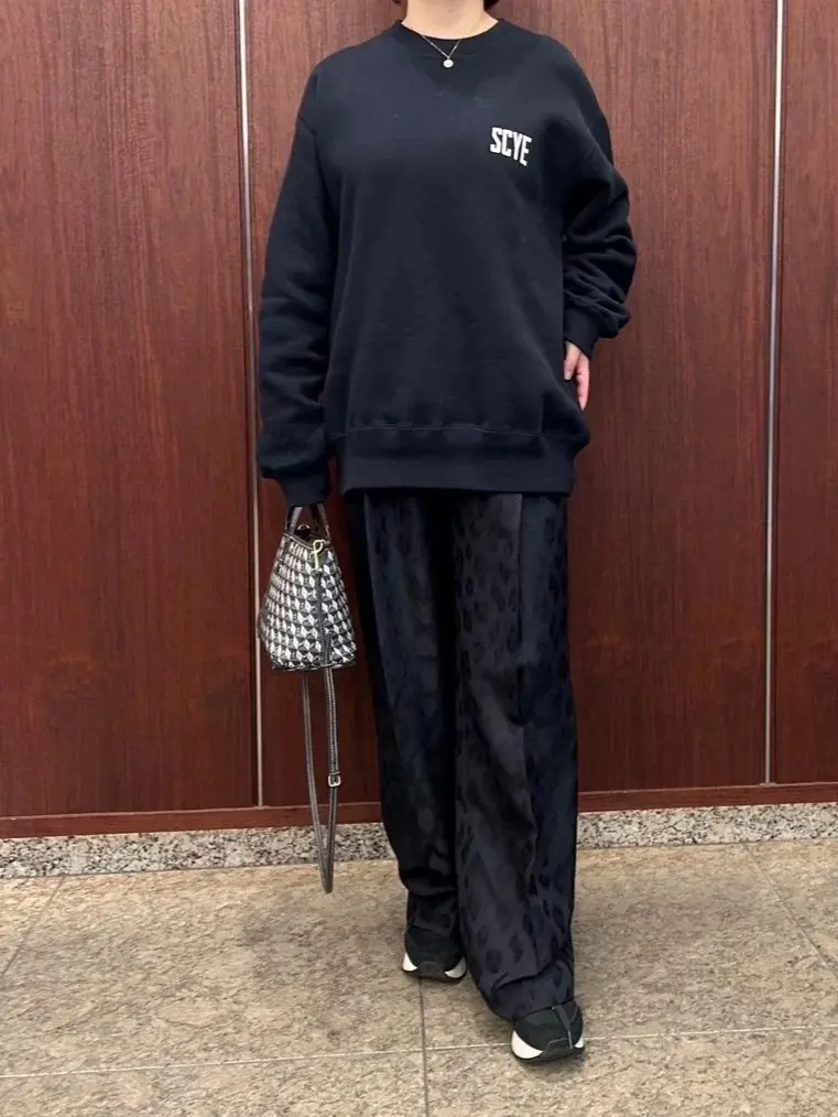 着回しがきく冬の柄パンツをスタッフの私服の画像_12