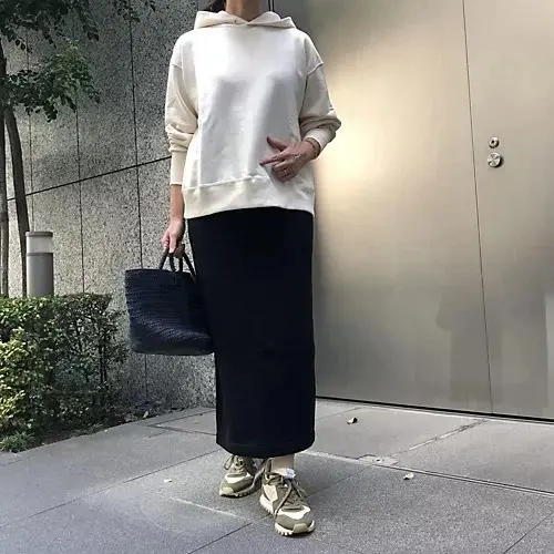 村山佳世子×LIFiLL きれいめスウェットスカート