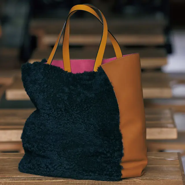 マルニ　バッグ「MUSEO BAG」（40×33×16）￥196,000／マルニ 表参道（マルニ）