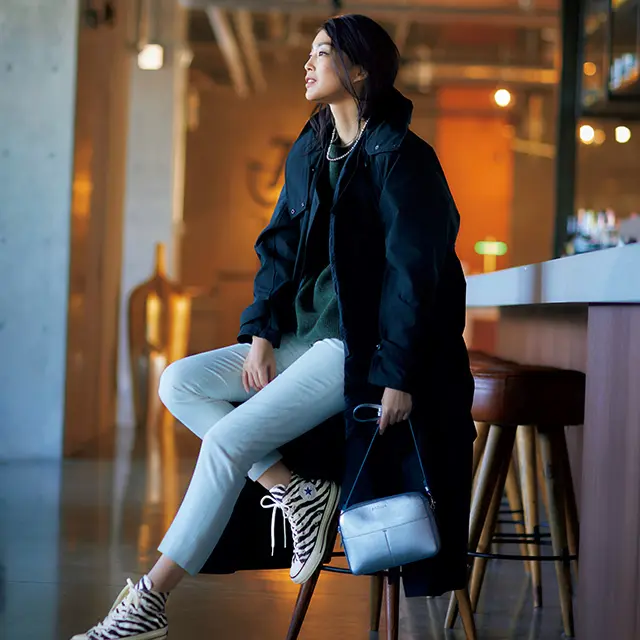 いつものスニーカーも旬度の高いゼブラ柄で新鮮に