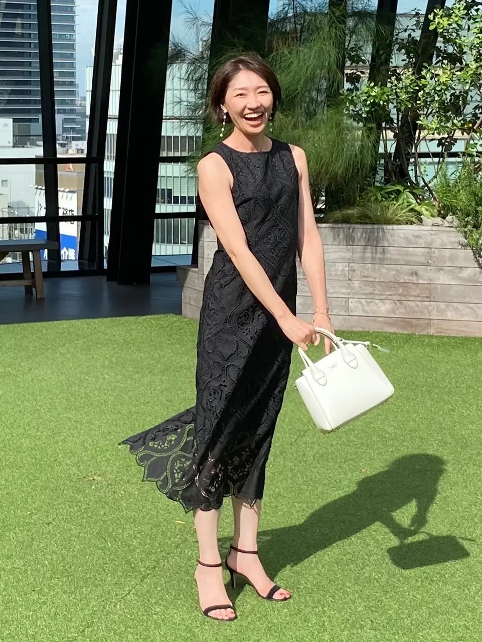 JENNE黒レースワンピースコーデ