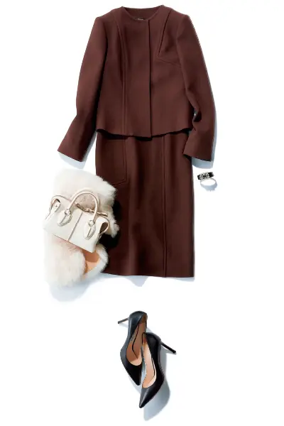 ミルクベージュのファーでドレスアップしたスタイル