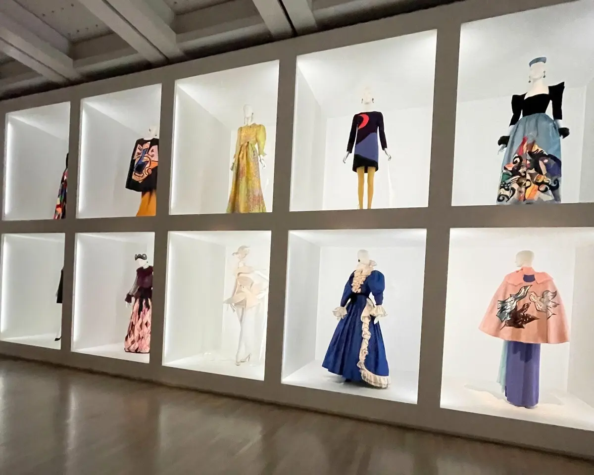 イヴ・サンローラン展