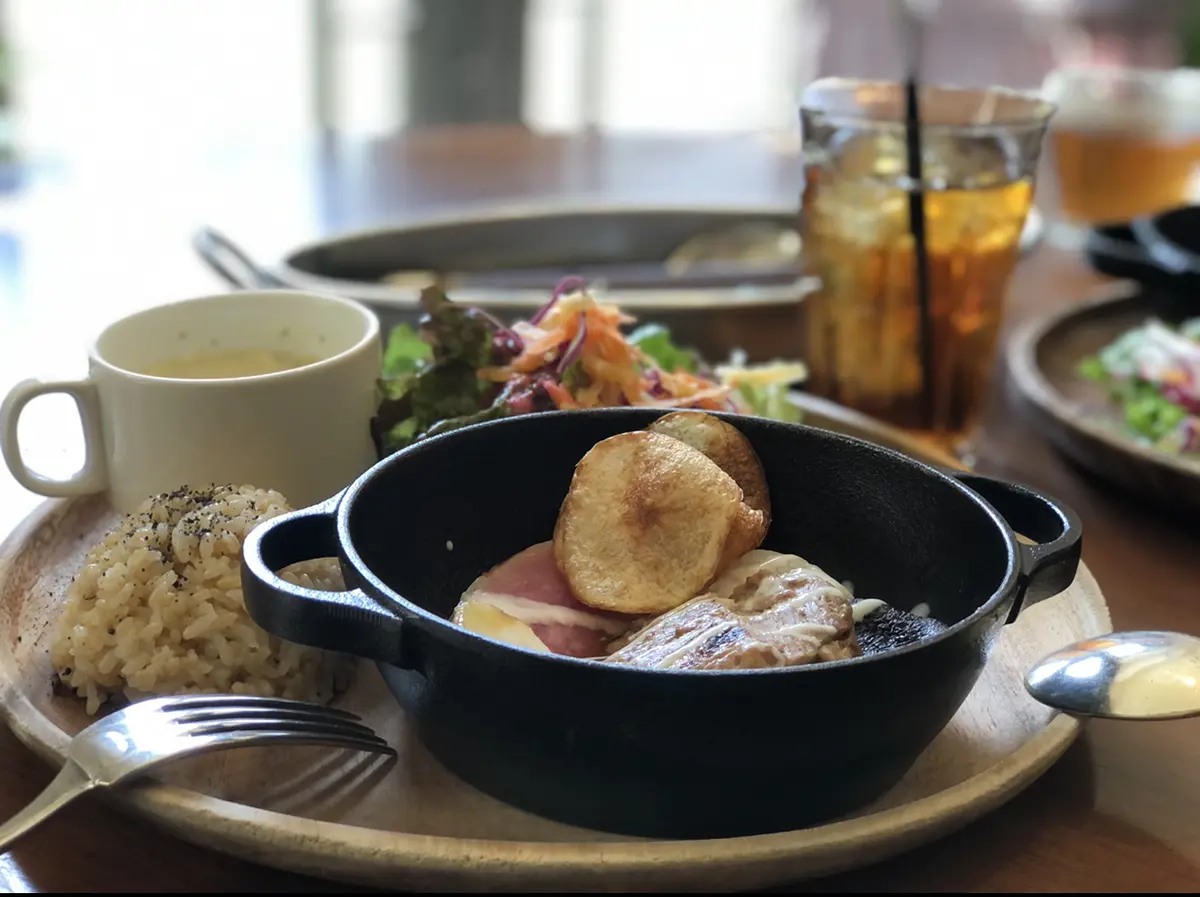 お気に入りワンピースを着て『世界を旅するの画像_2