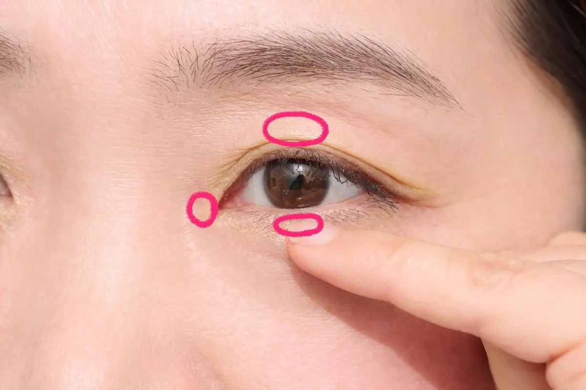 OurAge×Webエクラ ハイライト　入れ方　ハイライトで立体感を出し、うるんだ瞳に