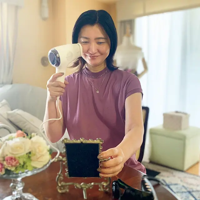 光脱毛とフォト美容が 1台で！ 肌が明るい 印象に（ゆかさん／ ミュゼプラチナム ミュゼオリジナルの 光美容器）