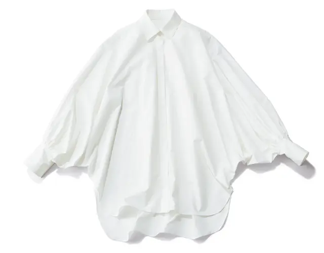 ブラウス￥28,600／ル フィル ニュウマン新宿店（ル フィル）