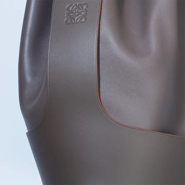 持っても置いても美しい形がくずれない