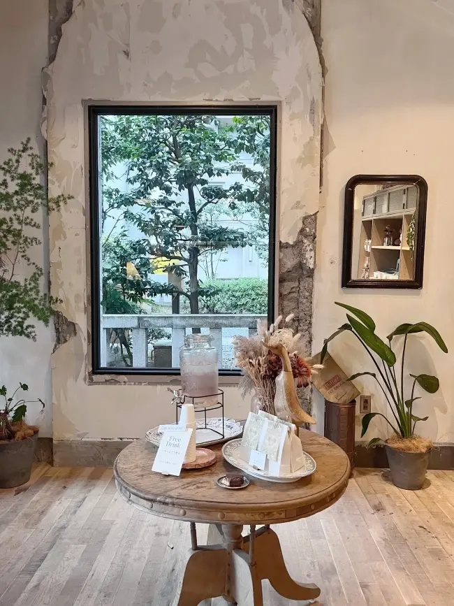 レースのスカート&ジレのコーデで映えも美の画像_2