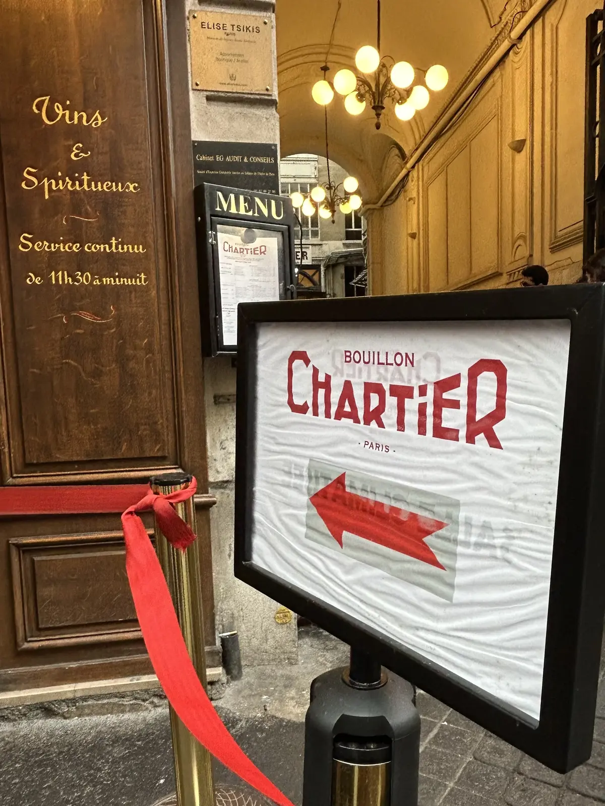 パリ　食べ物「Bouillon Chartier （ブイヨン・シャルティエ）