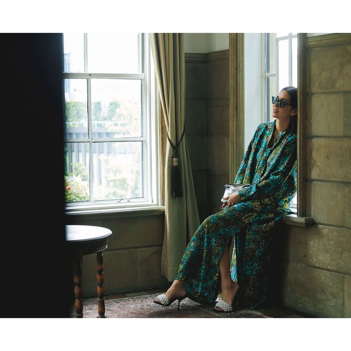 ブルー系プリントドレス　モデル・ブレンダ