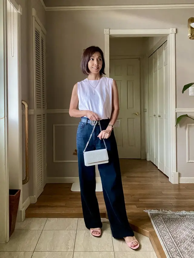 ピンクとブラックなカジュアルスタイルの画像_1