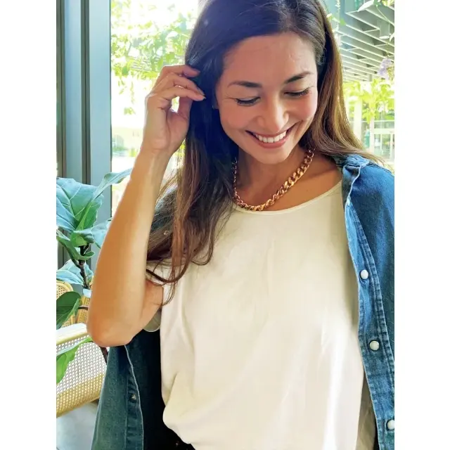 存在感ある太めのゴールドネックレス