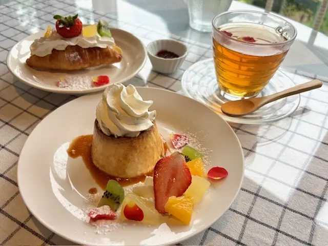 スニーカーコーデでバラの季節におすすめのの画像_5