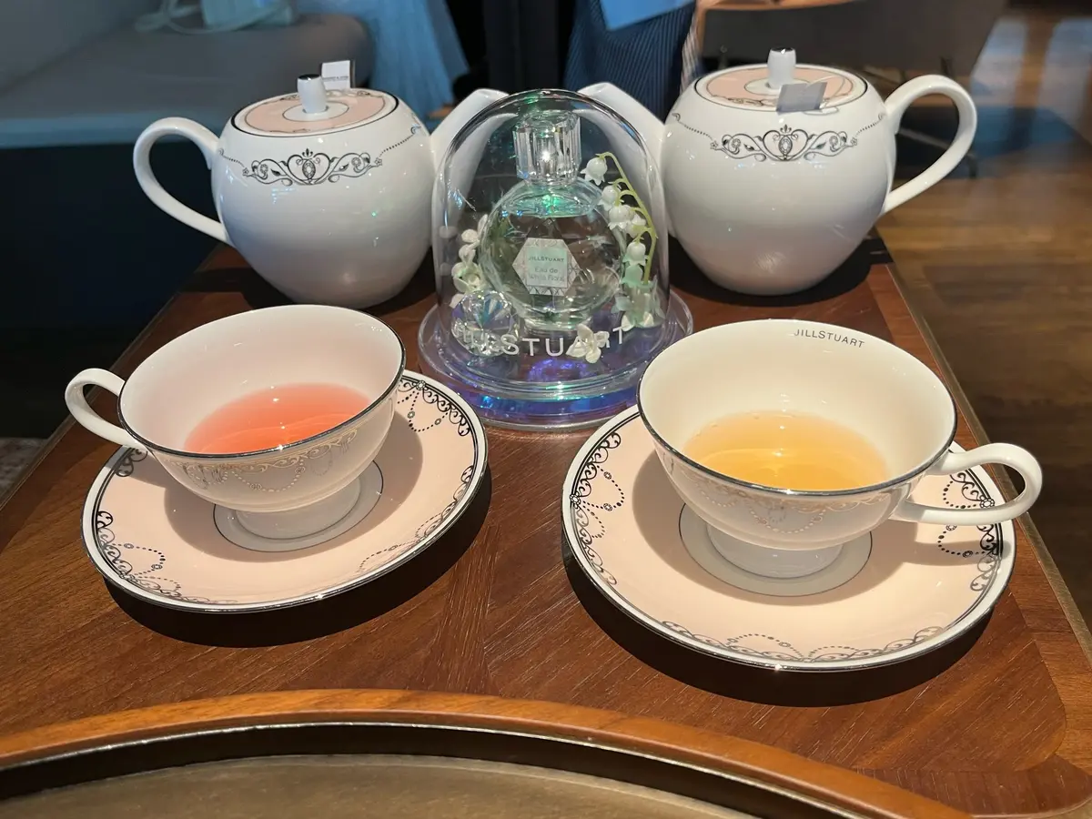 ヌン活　キンプトン新宿東京　ジルスチュアート　アフタヌーンティー　ホワイトフローラル　西新宿　新宿　ナチュラルビューティーベーシック　黒ワンピ