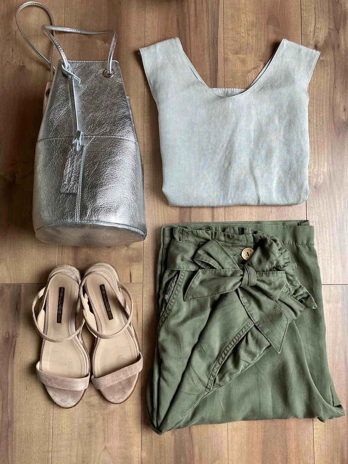 ZARAのカーキパンツは大正解の画像_2