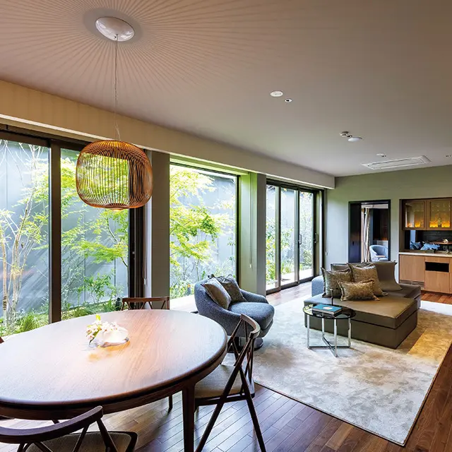 ふふラグジュアリープ レミアムスイート「天満月」の リビングと寝室