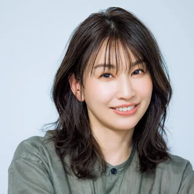 【50代におすすめのミディアムヘア60選】ボリューム不足や白髪をカバーして脱おばさん！若見えミディアムヘア