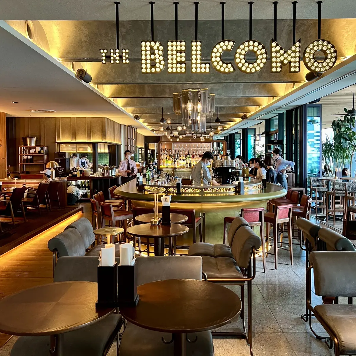 外苑前にあるカフェレストラン「THE BELCOMO」店内写真