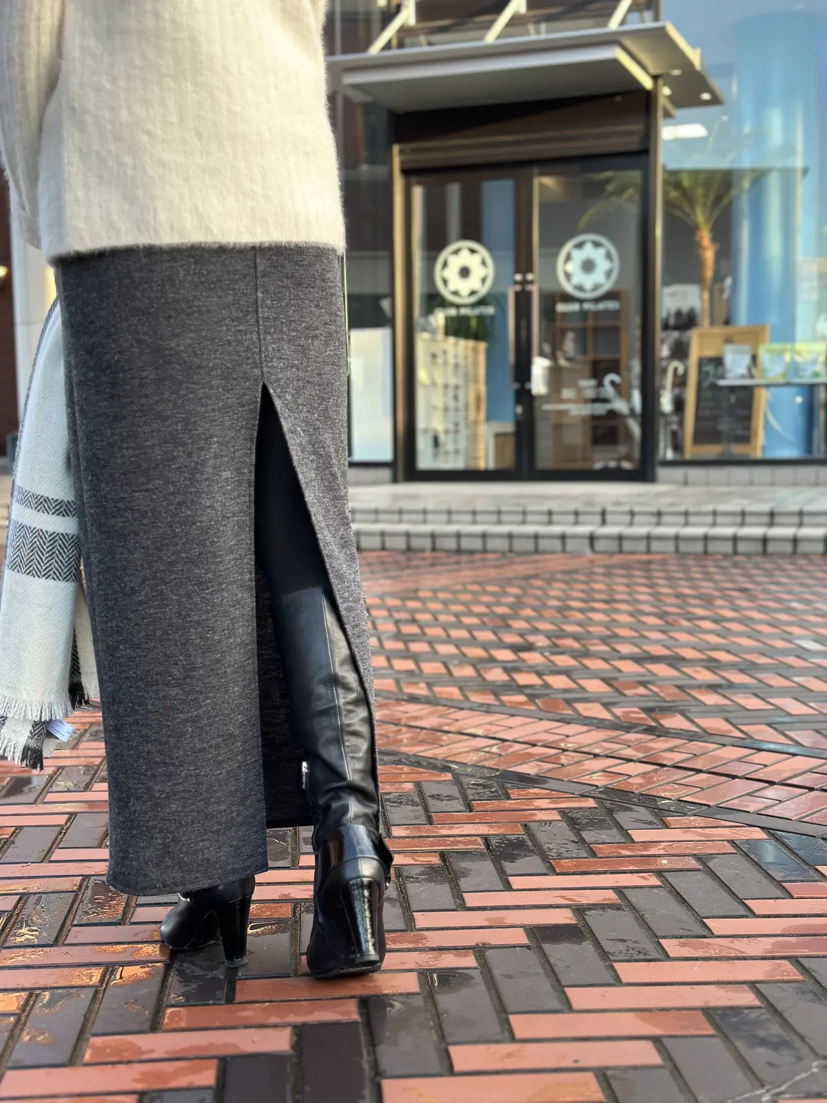 ちょっぴりセクシーなZARAのスリットスの画像_2