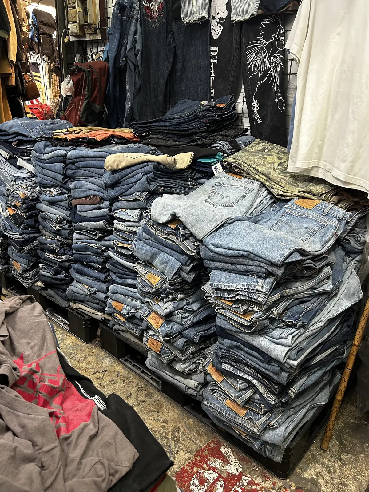 古着　リーバイス　　チャトチャック・ウィークエンド・マーケット　タイ　バンコク