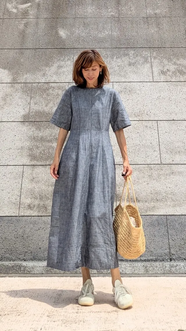 天然素材のワンピースコーデ