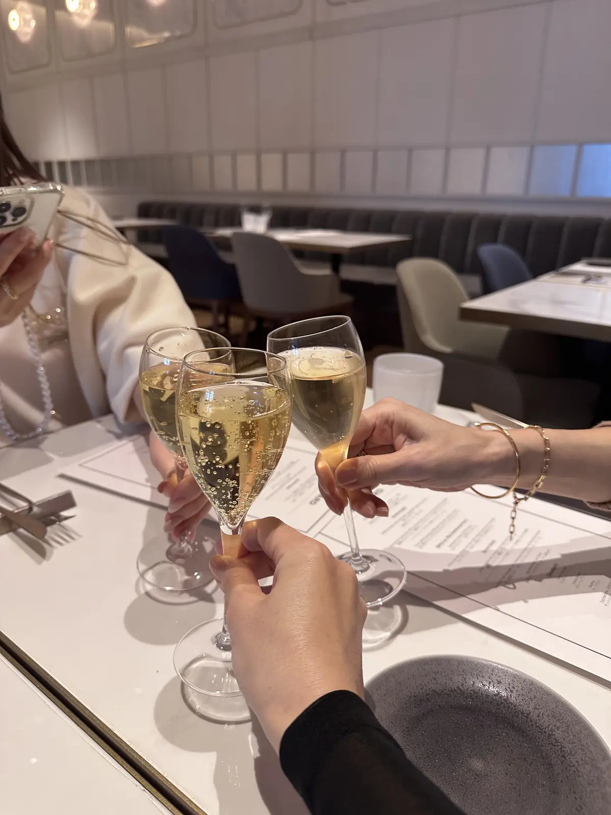 おしゃれなお店でランチの画像_4