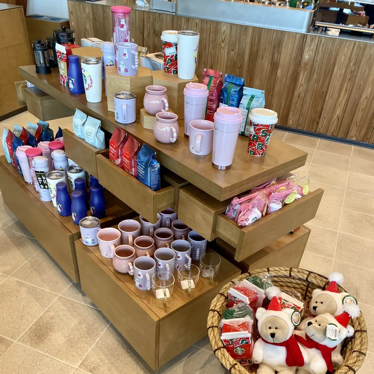 ロングスカートコーデで新スタバへの画像_9