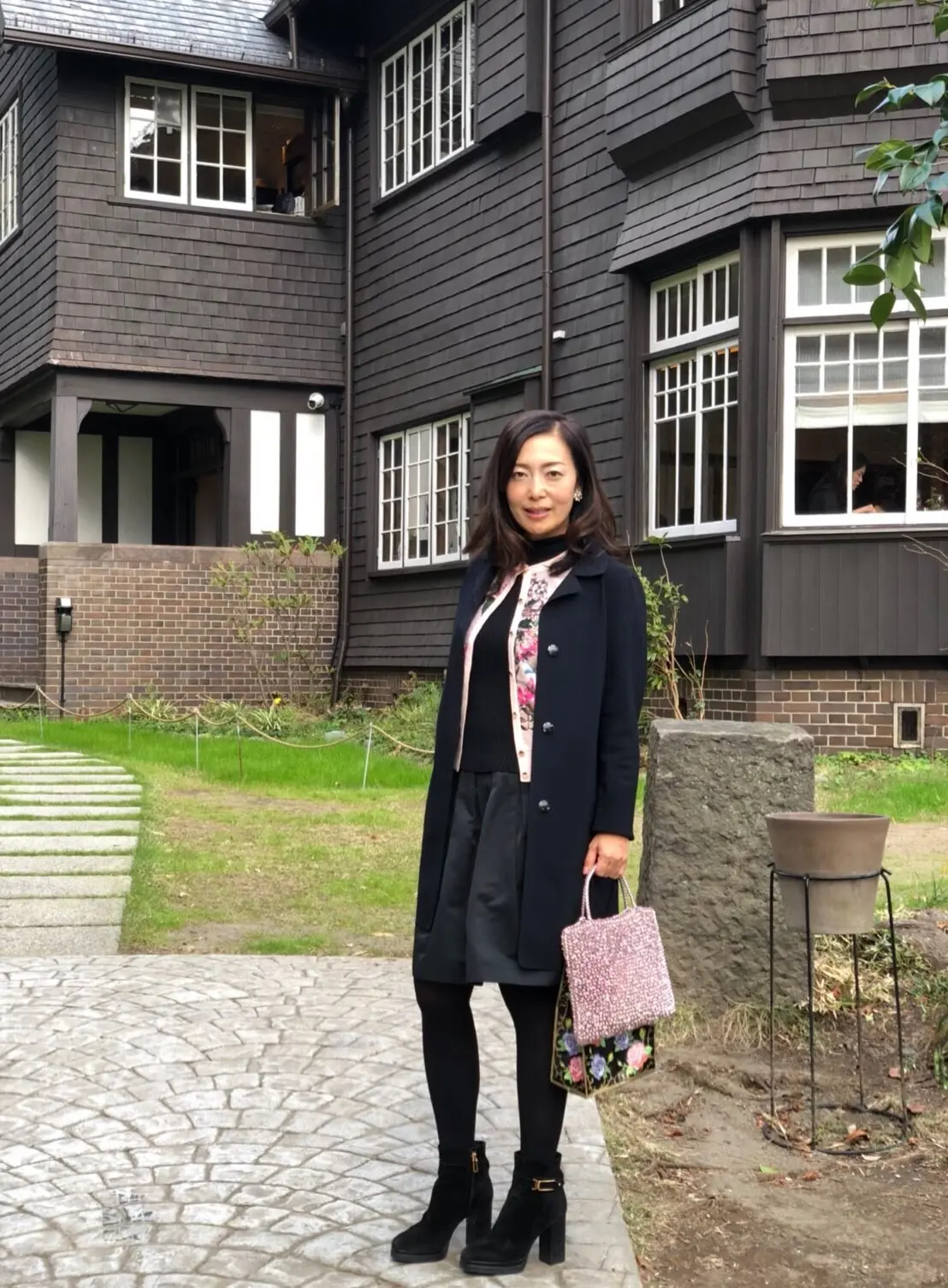 大人ピンク×ブラックコーデで鎌倉への画像_1