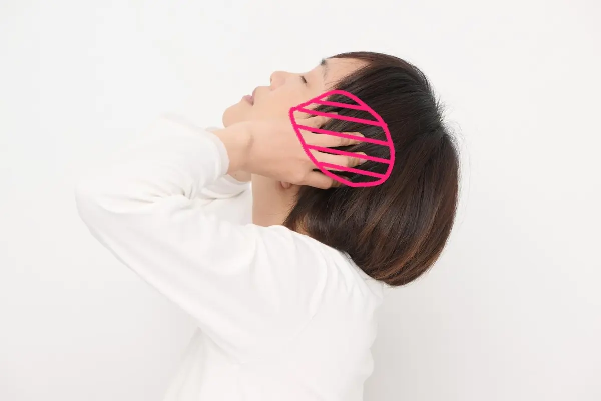 OurAge×Webエクラ 頰の筋肉に直結する側頭筋をリラックスしながらマッサージ