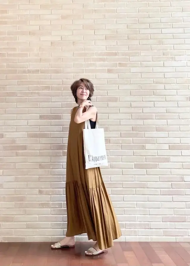 éclat 創刊16周年を記念して作られた特別付録　アパルトモン×エクラ 大人のロゴトートバック