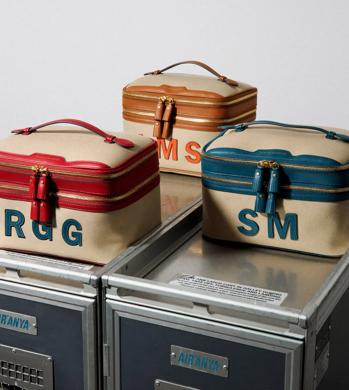 【アニヤ・ハインドマーチ】旅がテーマのポの画像_3